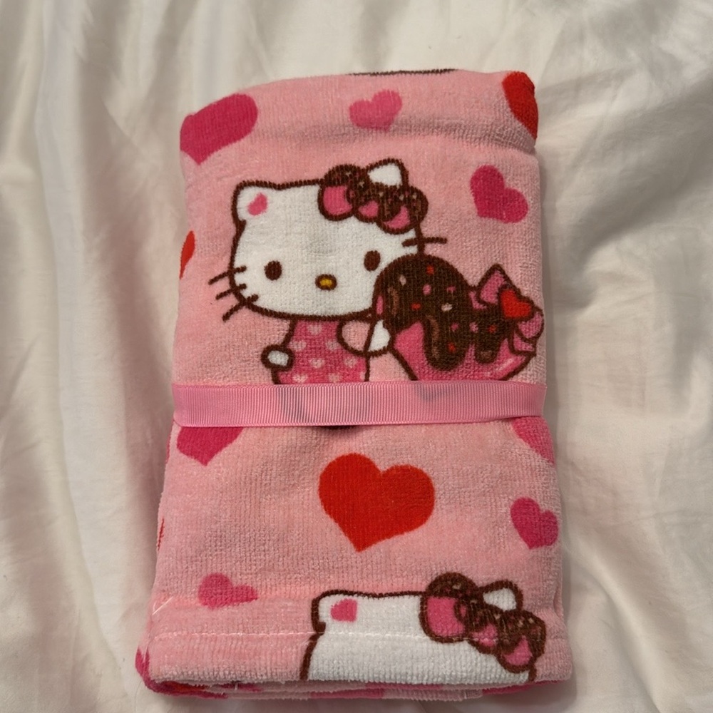 Hello Kitty Valentine’s Day towels 2 pack 16 x 28 inches NWT